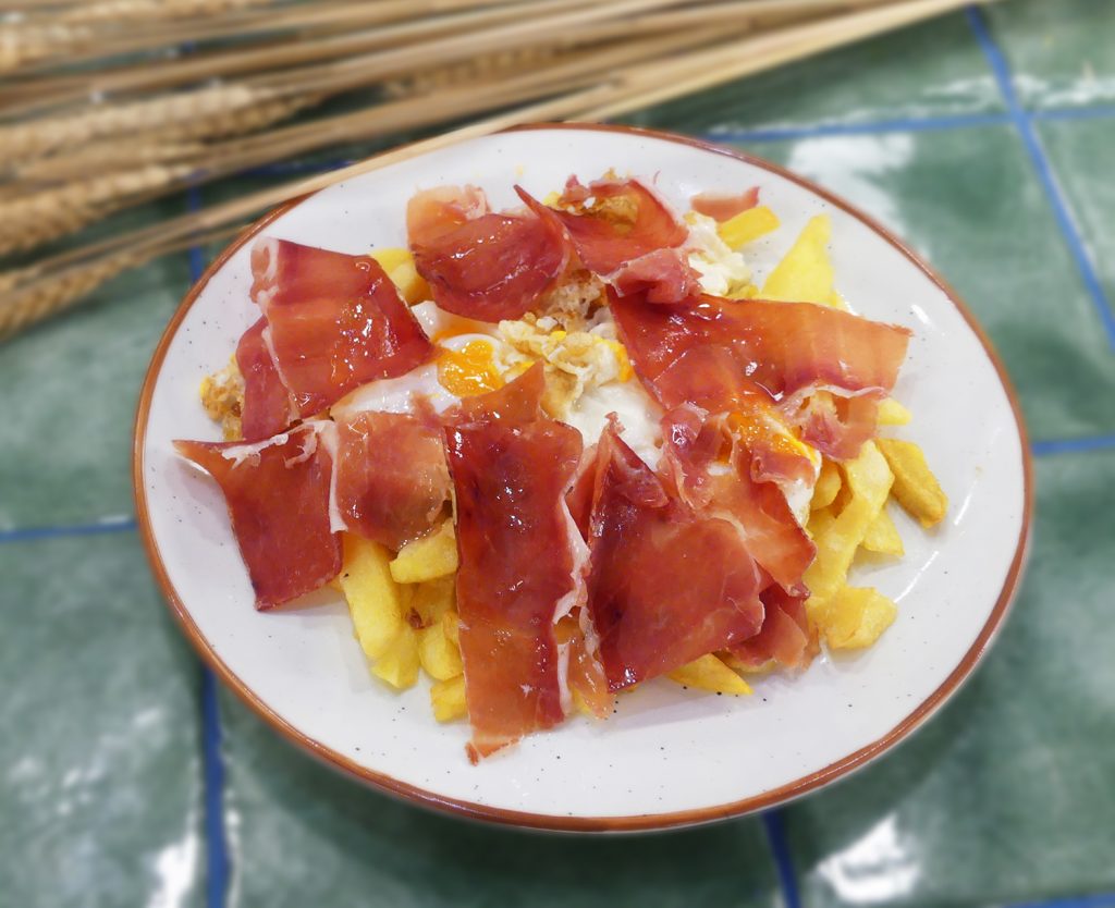 El Origen de los Huevos Rotos, un básico en nuestra gastronomía.